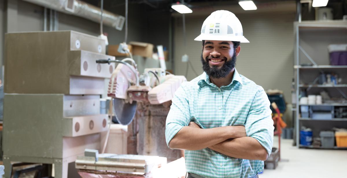 克里斯Willhite, 毕业于十大彩票网投平台土木工程专业, 搬到了亨茨维尔, 阿拉巴马州, 接受S的工作&ME是一家工程和建筑服务公司.